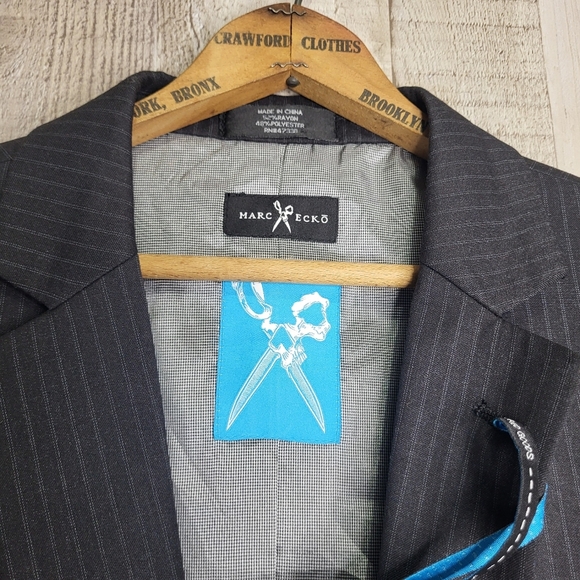 Marc Ecko Gray Pinstripe Blazer. 44L/38W. - Picture 7 of 16